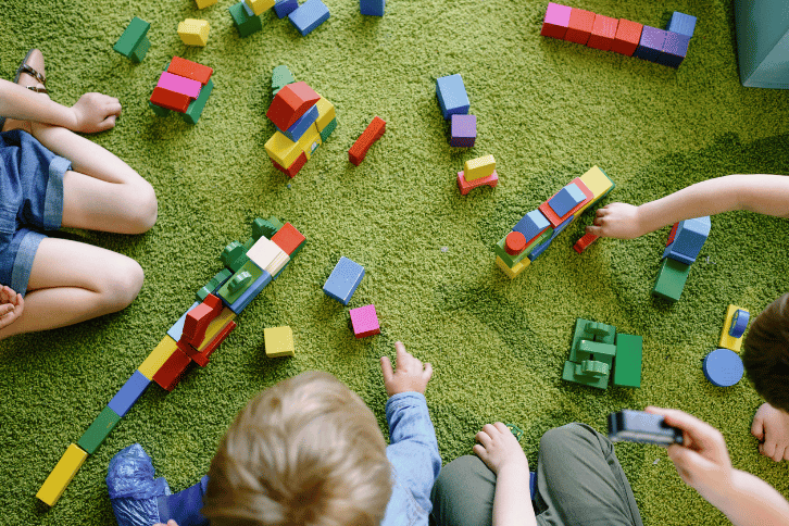 Jeux d'intérieur pour enfants nos idées pour les jours de pluie